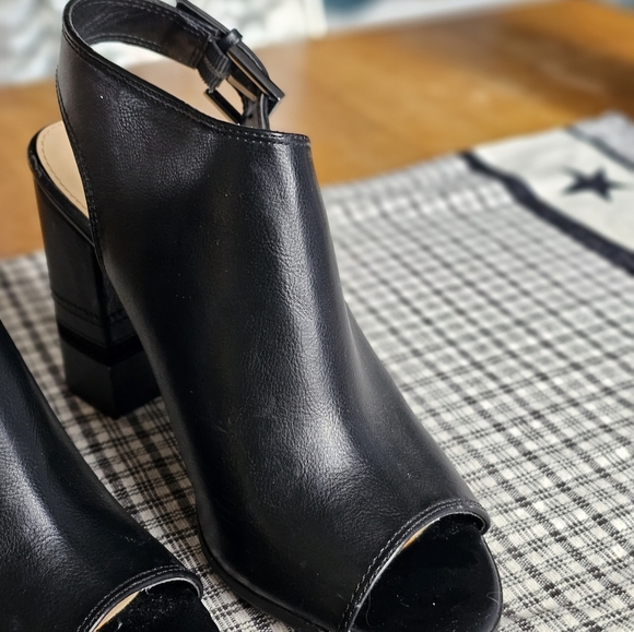 Apt. 9 chunky black open toed heel. Woman's size 9. - Picture 9 of 10